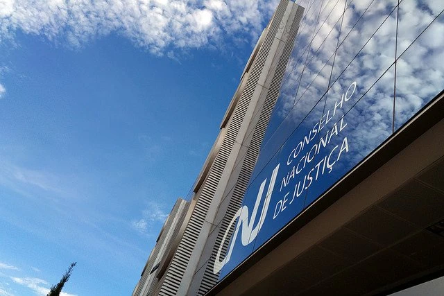 Justiça aumenta uso da inteligência artificial nos tribunais