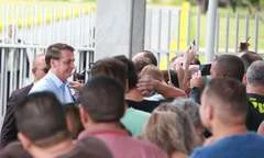Bolsonaro volta a Brasília após feriado no Guarujá