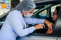 Maceió supera meta e imuniza mais de 92% dos idosos