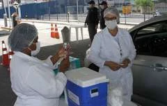 Influenza: vacinação drive-thru acontece em dois shoppings da capital