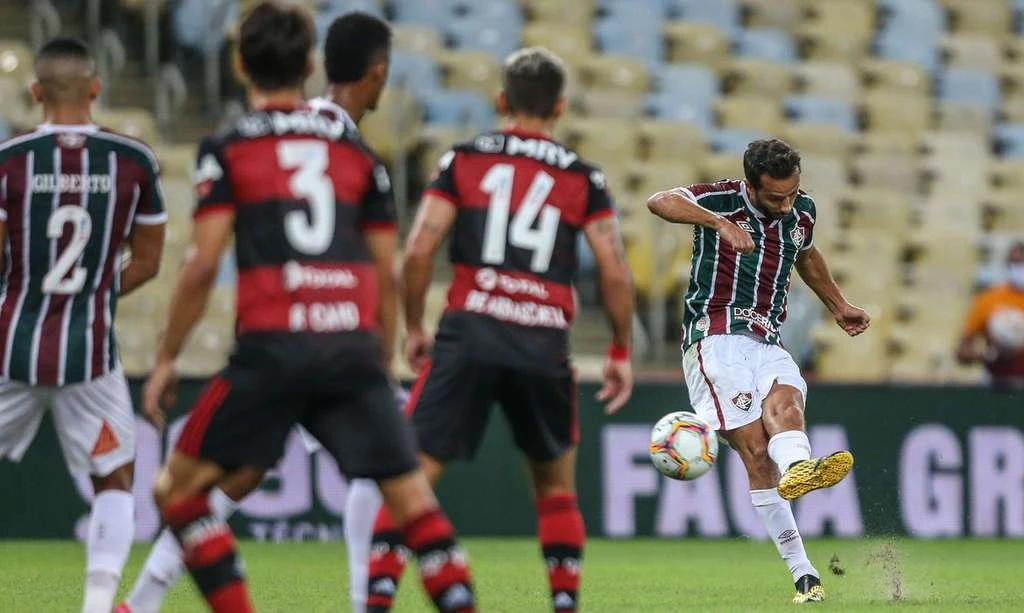 Sem público, Fluminense e Flamengo se enfrentam na final do Estadual. Flamengo já conquistou 35 estaduais e o Fluminense 31
