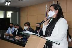 Fabiana Pessoa toma posse como prefeita de Arapiraca