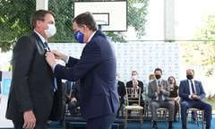 Bolsonaro inaugura escola cívico-militar no Rio