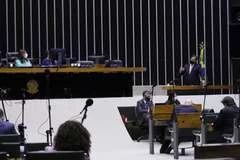 Deputados decidem manter proibição a reajuste de servidores públicos