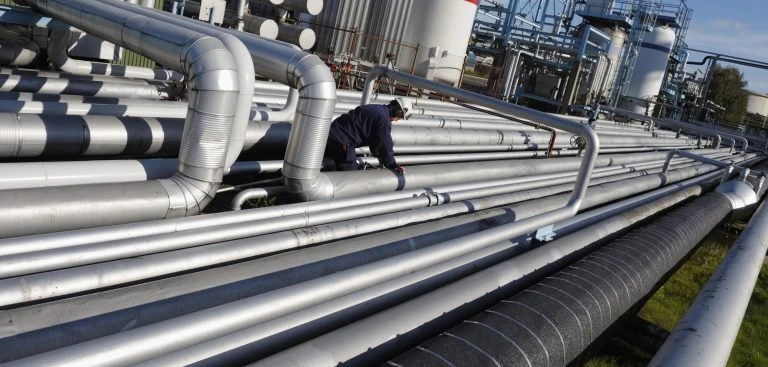 Queda no preço do gás natural entra em vigor nesta segunda-feira