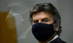 Luiz Fux toma posse como presidente do STF e do CNJ