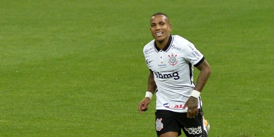 Corínthians bate o Bahia, volta a vencer e respira no Brasileirão Assaí