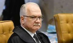 STF: Fachin vota por derrubar isenção fiscal a agrotóxicos