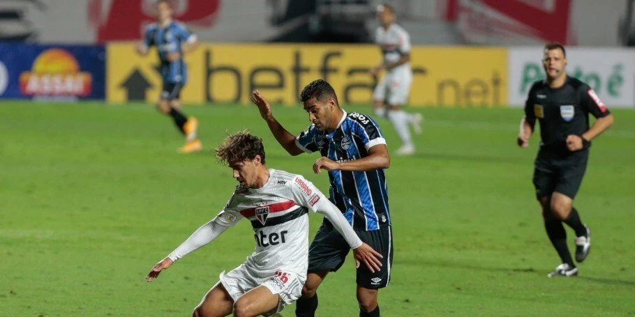 São Paulo e Grêmio fazem jogo de equilíbrio e empatam no Brasileirão Assaí