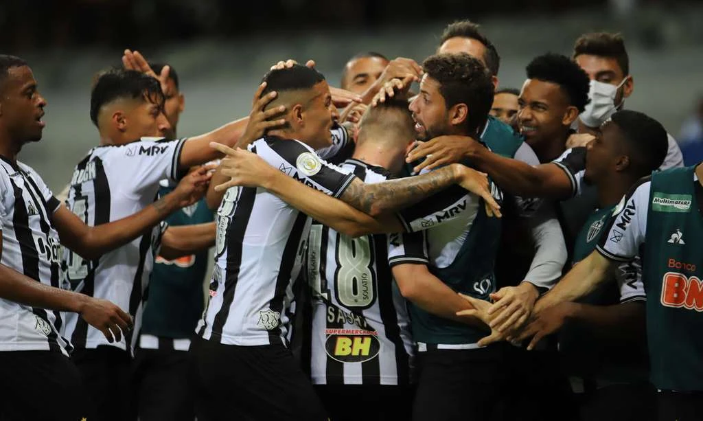 Atlético-MG goleia Flamengo e chega à vice-liderança do Brasileirão. Rubro-Negro desperdiçou mais uma chance de assumir ponta da tabela