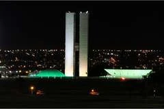 Congresso receberá iluminação verde para lembrar o Dia da Homeopatia