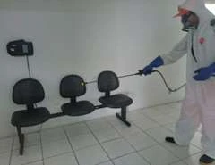 Prefeitura realiza limpeza e desinfecção nos locais de votação