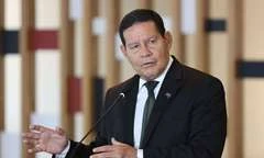 Mourão diz que política ambiental do país segue a legislação