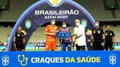 Fortaleza x Corinthians tem entrega de ambulância do Craques da Saúde