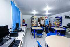 Rui Palmeira entrega mais uma escola revitalizada no Jacintinho