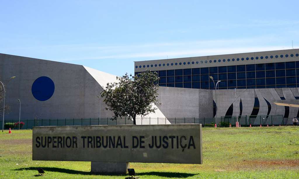 STJ ordena prisão de duas desembargadoras da Justiça da Bahia. Estão sendo cumpridos ao todo 36 mandados de busca e apreensão