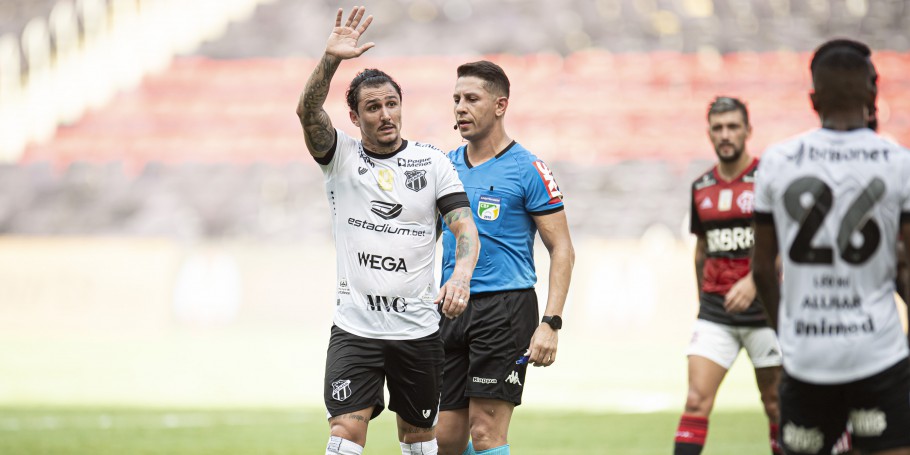 Ceará bate o Flamengo no Maracanã pela 29ª rodada do Brasileirão Assaí 