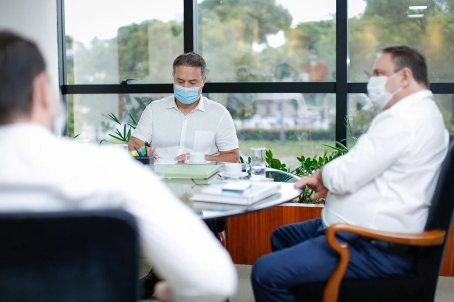 Renan Filho e Luciano Barbosa tratam de projetos prioritários para a cidade de Arapiraca. Reunião foi realizada na tarde desta segunda (11) no Palácio República dos Palmares