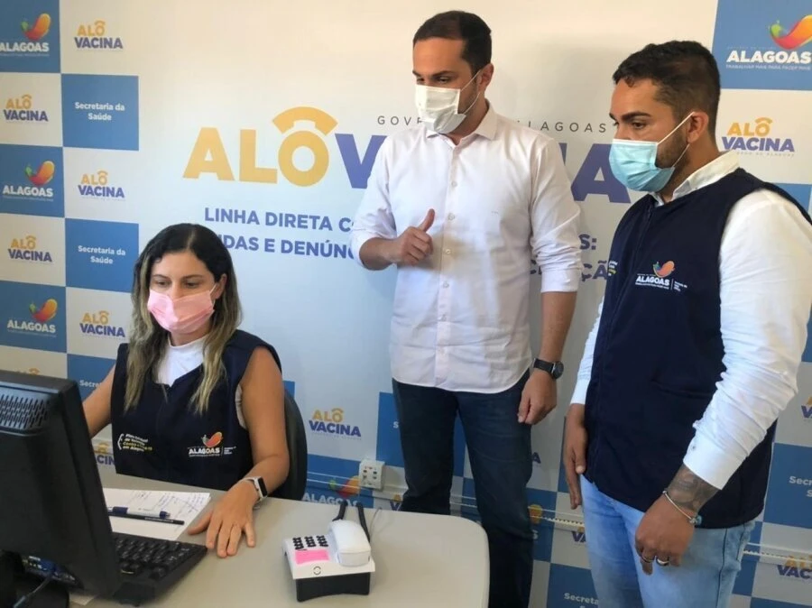 Alô Vacina: canal tira dúvida e recebe denúncia sobre imunização contra a Covid-19