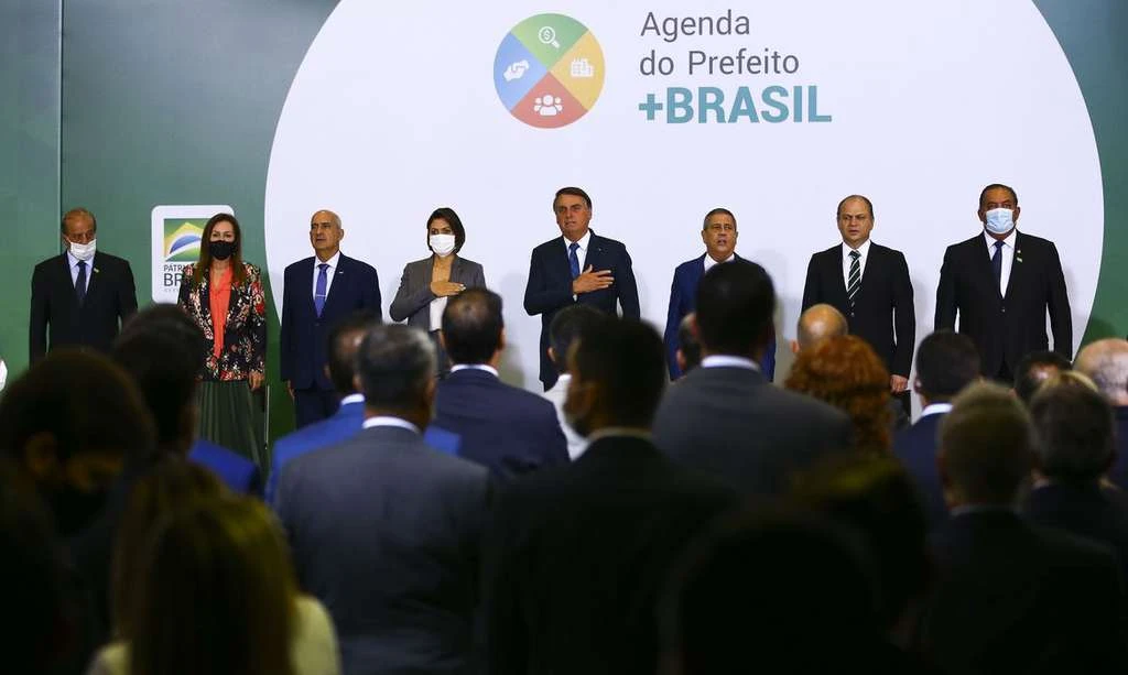 Governo federal lança guia de administração para prefeitos. Documento aborda os primeiros 100 dias de gestão