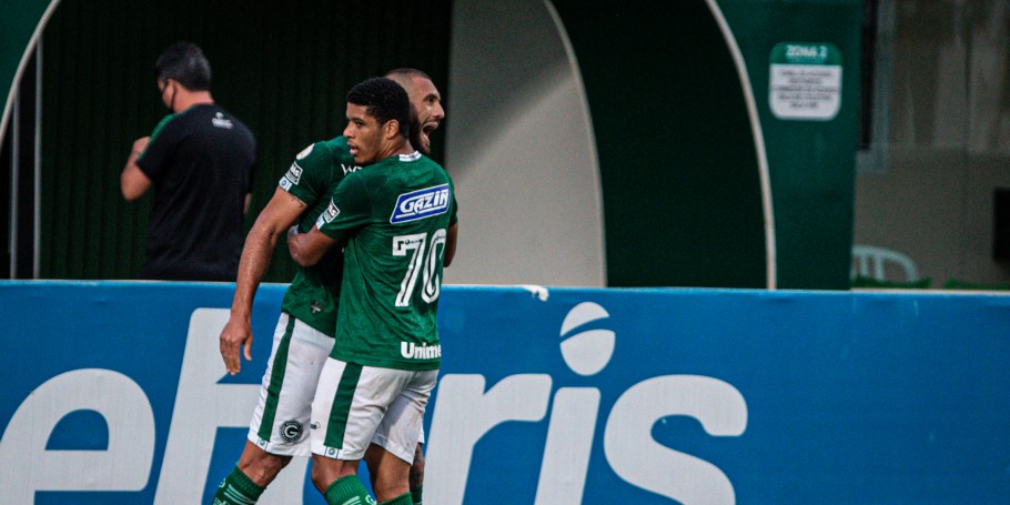 Brasileirão Assaí: Goiás vence o Botafogo e segue vivo na briga contra o rebaixamento