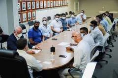 Governador e proprietários de academias discutem propostas de funcionamento seguro na pandemia