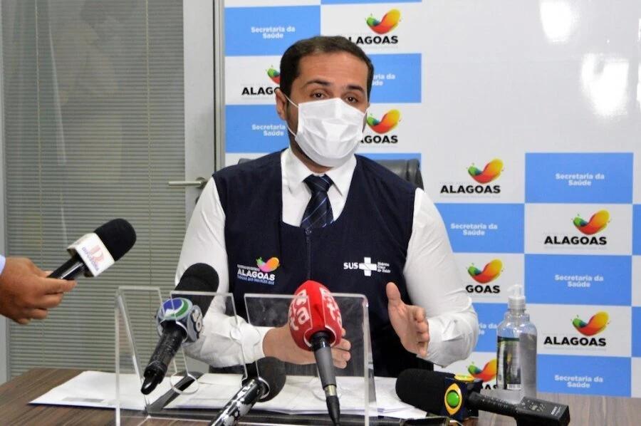 Secretário da Saúde propõe reduzir voos e criação de barreiras sanitárias entre os estados