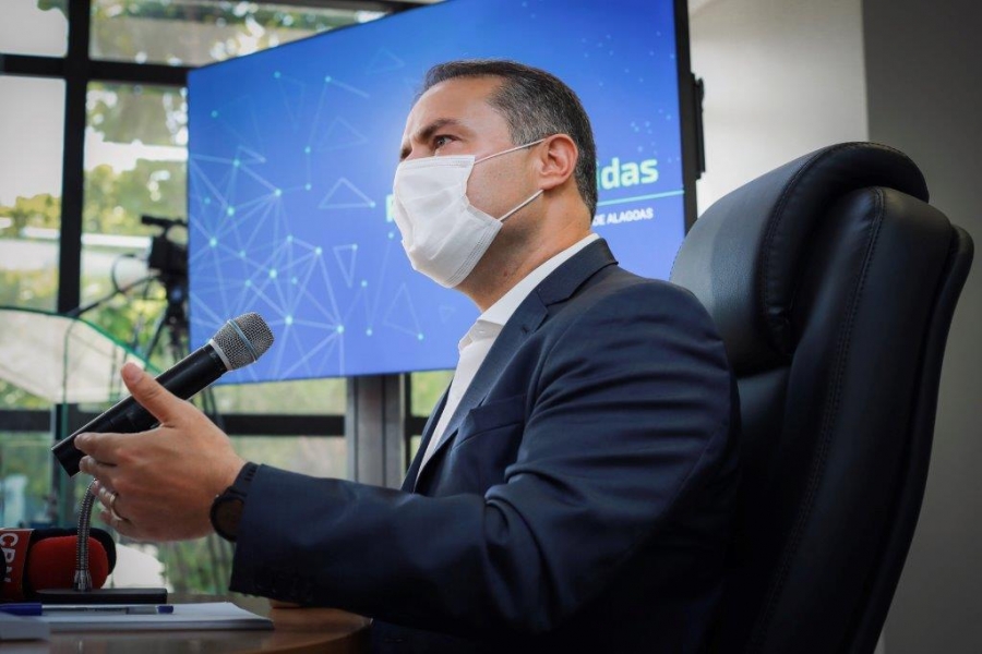 Renan Filho sanciona lei que autoriza compra da Sputnik V para acelerar vacinação em AL