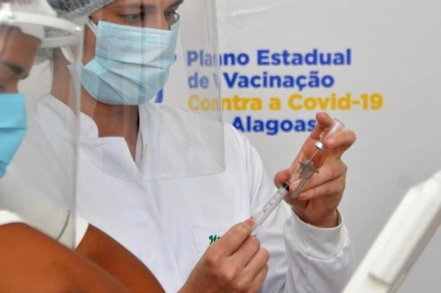 434.510 doses das vacinas contra a Covid-19 foram aplicadas em Alagoas