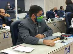 Leonardo Dias defende aumento de vida útil de veículos por aplicativo