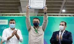 Bolsonaro inaugura etapa de centro de convenções em Manaus