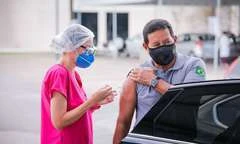 Hamilton Mourão toma segunda dose de vacina contra a covid-19