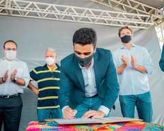 Prefeito JHC solicita ao Ministério da Saúde inclusão de professores em grupo prioritário de vacinação