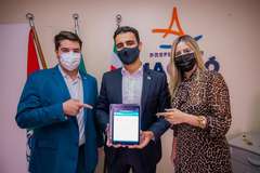 JHC assina decreto que regulamenta a informatização da Prefeitura de Maceió