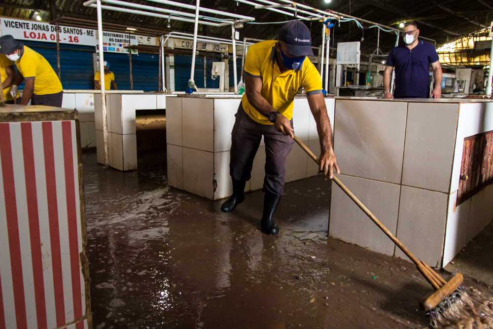 Prefeitura realiza mutirão de limpeza e desinfecção no Mercado do Tabuleiro, hoje e amanhã