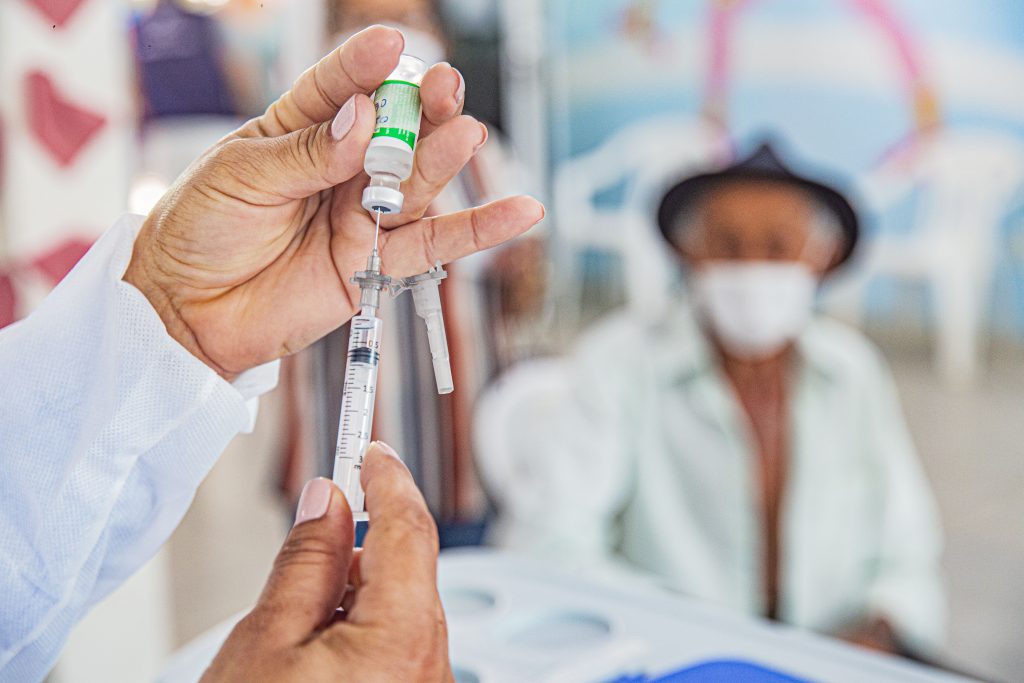 Lote da Astrazeneca foi utilizado antes da data de vencimento em Arapiraca