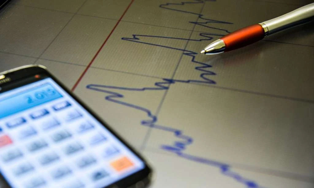 Dólar fecha no menor nível desde janeiro após decisão do Copom