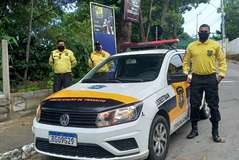 Agentes prestam apoio no deslocamento de gestante em trabalho de parto