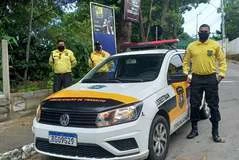 Agentes prestam apoio no deslocamento de gestante em trabalho de parto