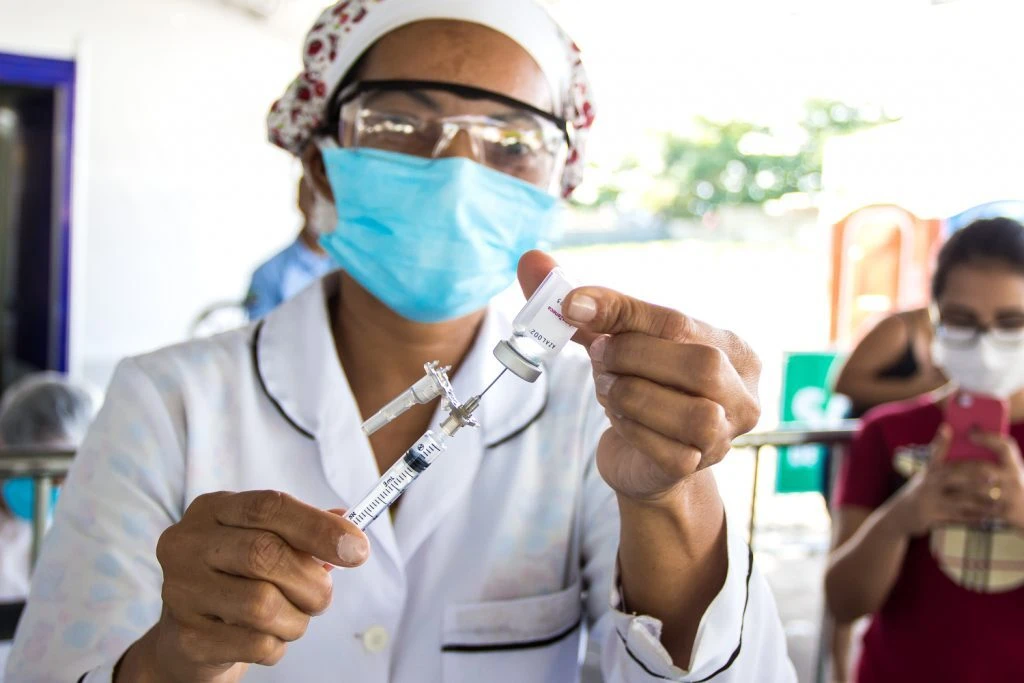 Prefeitura emite Nota: Vacinação com 2ª dose da Coronavac inicia para pessoas do dia 27 de abril