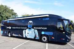 Ônibus da vacina vai iniciar imunização do público com 53 anos contra a covid-19