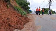 Defesa Civil libera trânsito na Ladeira de Fernão Velho