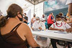 Ônibus da vacina estará no Santos Dumont nesta segunda-feira (14)