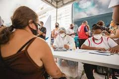 Ônibus da vacina estará no Santos Dumont nesta segunda-feira (14)