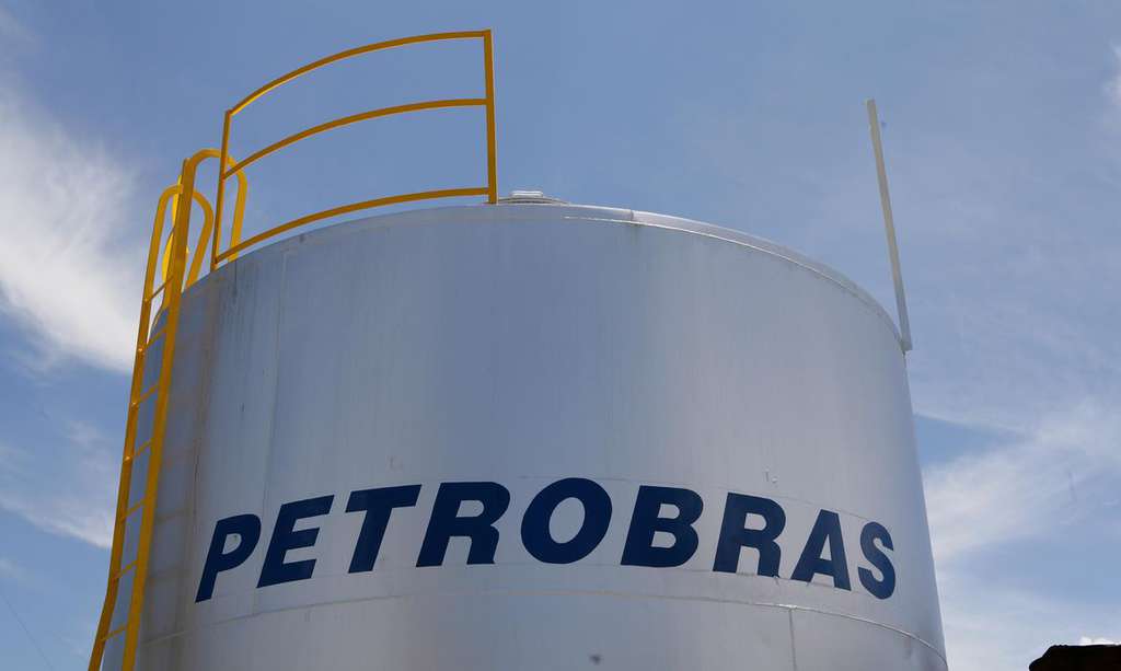 Petrobras reduz preço do diesel para distribuidoras