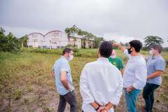 Prefeito JHC prestigia início das obras da Havan em Maceió