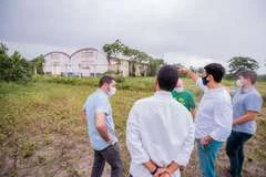 Prefeito JHC prestigia início das obras da Havan em Maceió