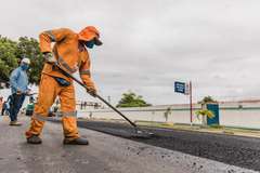 Moradores comemoram obras no bairro Santa Lúcia