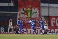 CSA volta a vencer na Série B ao superar o Brusque fora de casa