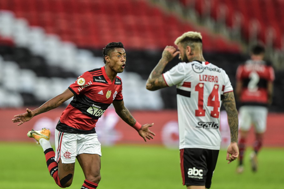Flamengo goleia o São Paulo de virada pela 13ª rodada do Brasileirão Assaí